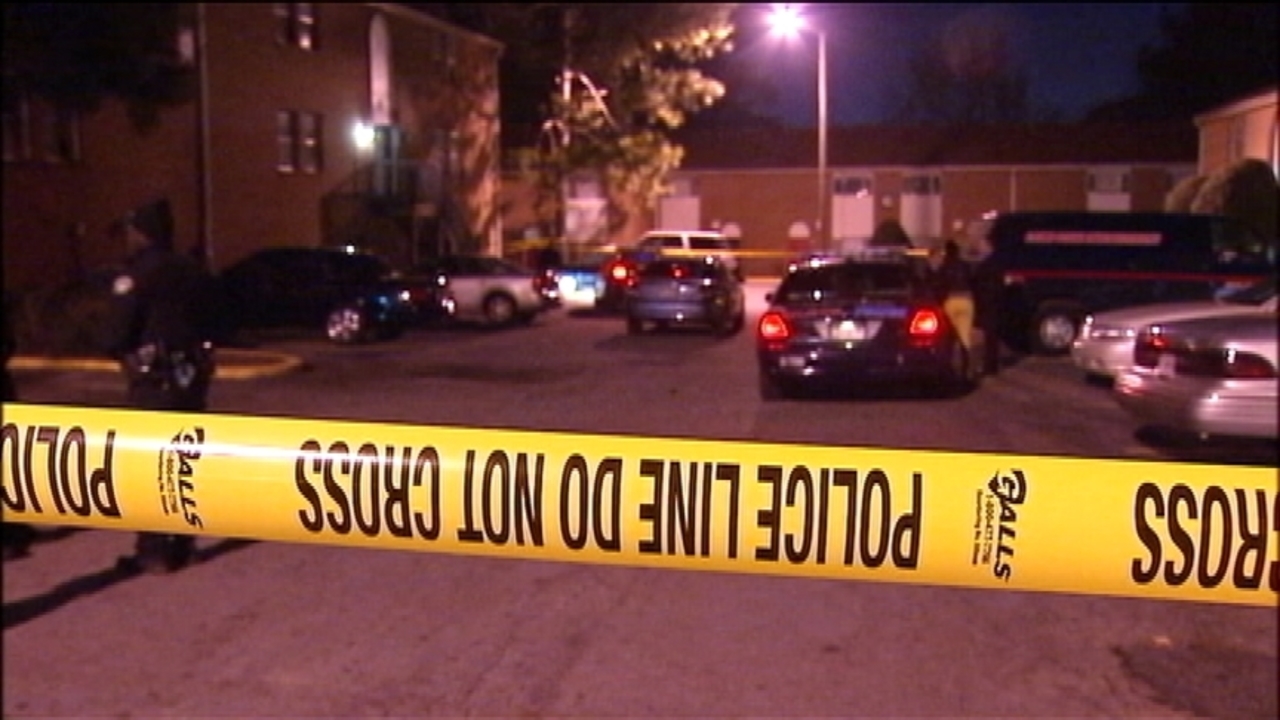 Police Find Man Dead Following Shootout At Apartment Complex Wsb Tv