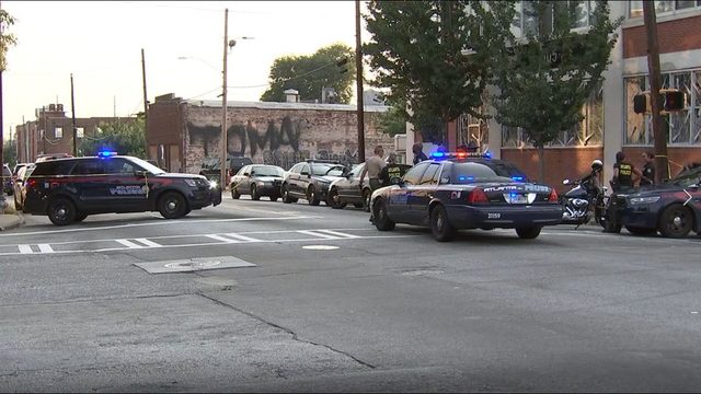 Traffic stop leads to hourslong standoff in SW Atlanta - WSB Atlanta