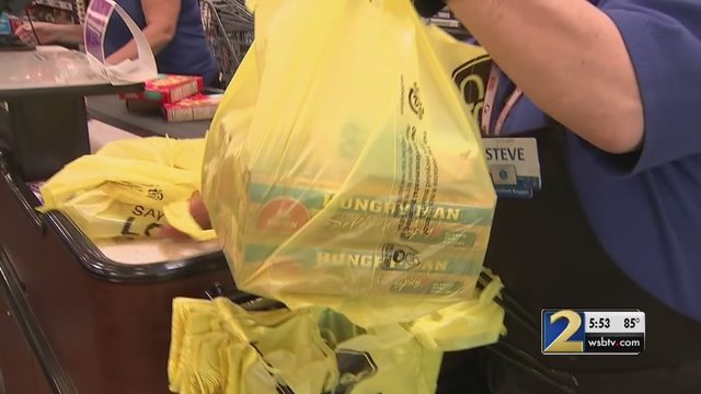 Kroger announces it will drop plastic bags by 2025 | WSB-TV